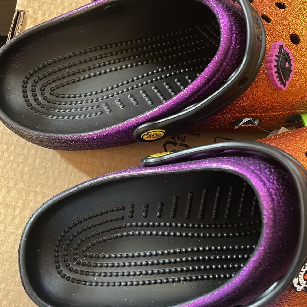 Hocus Pocus Crocs - Picture 4 of 5